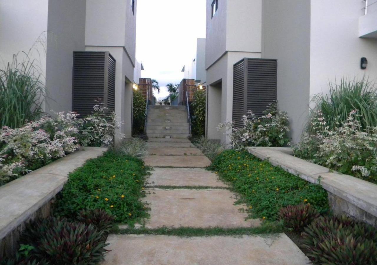 Modern Villa In Grand Bay - Short Walk To Beach Bagian luar foto