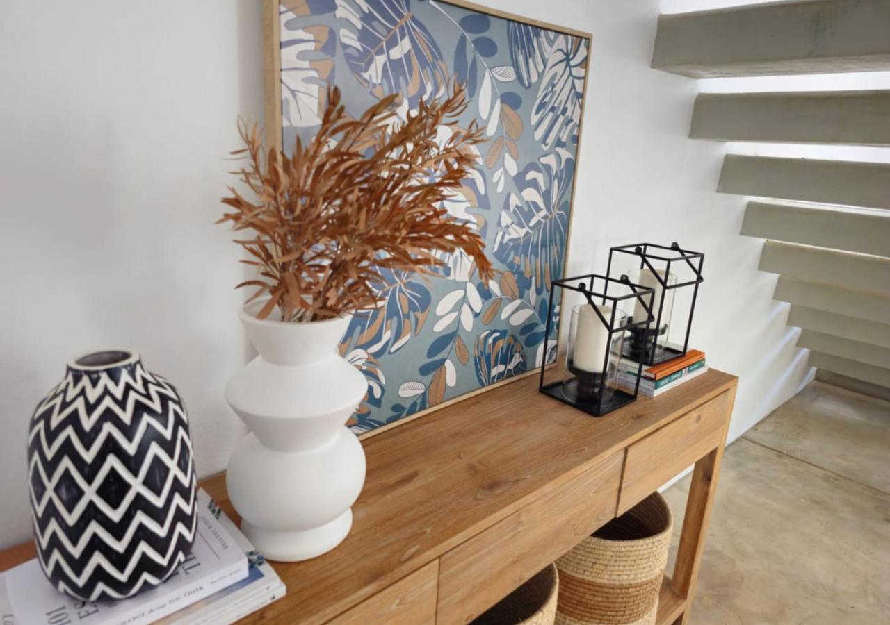 Modern Villa In Grand Bay - Short Walk To Beach Bagian luar foto