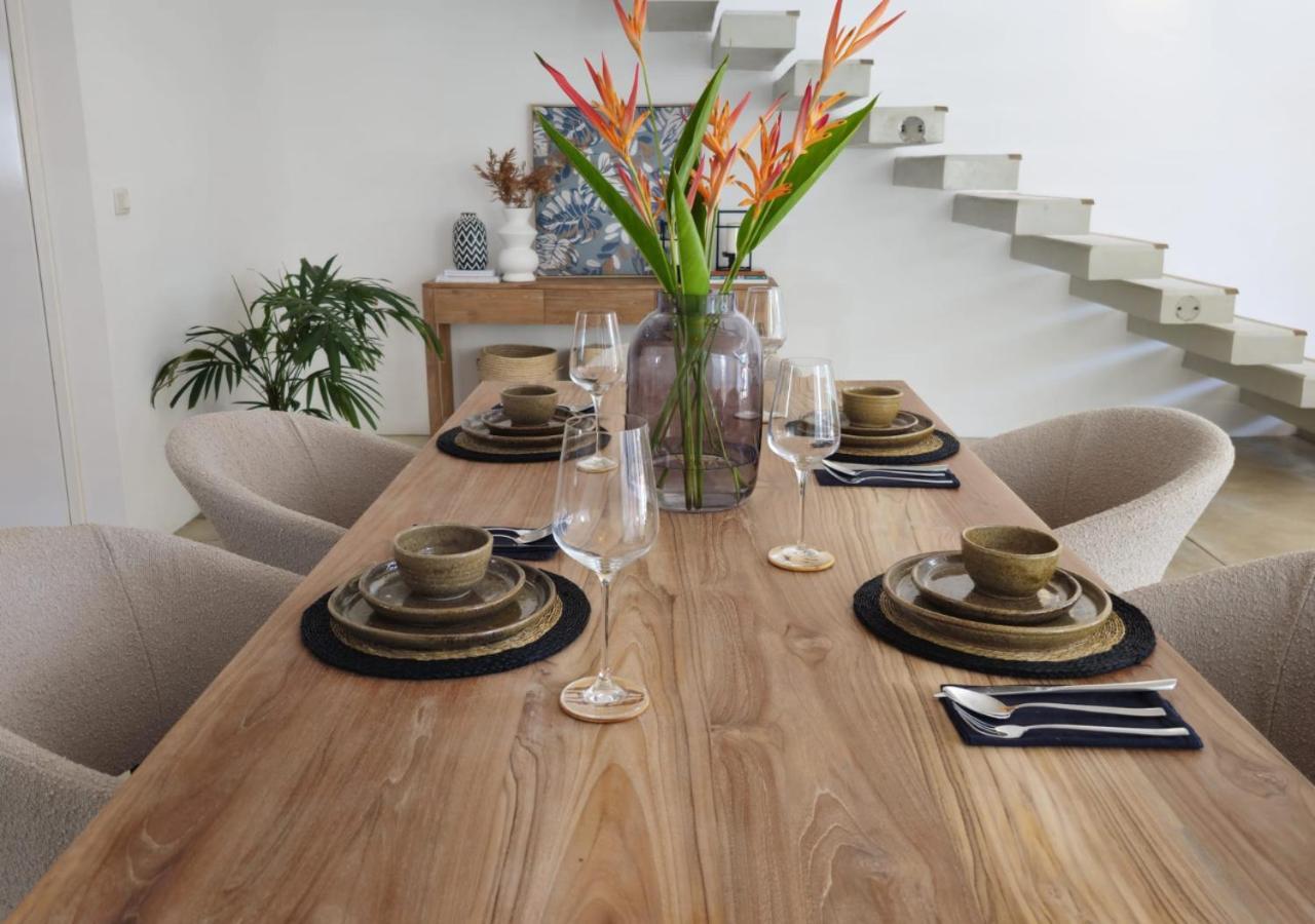 Modern Villa In Grand Bay - Short Walk To Beach Bagian luar foto