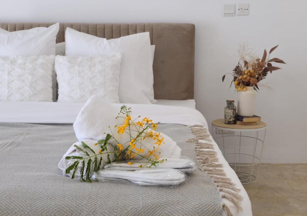 Modern Villa In Grand Bay - Short Walk To Beach Bagian luar foto