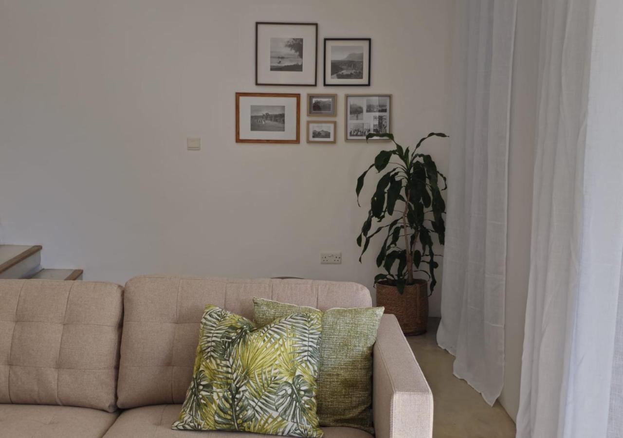 Modern Villa In Grand Bay - Short Walk To Beach Bagian luar foto