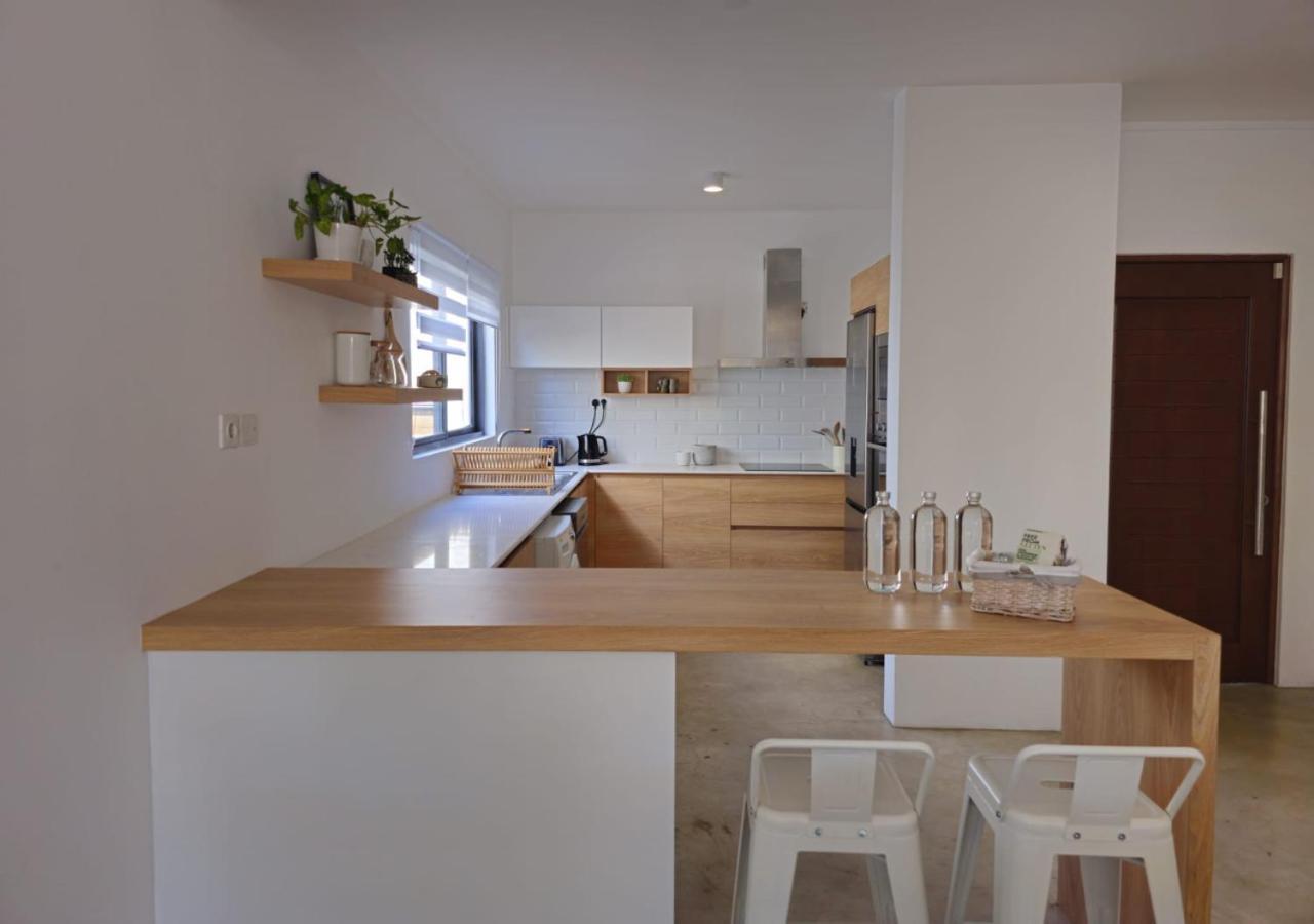 Modern Villa In Grand Bay - Short Walk To Beach Bagian luar foto