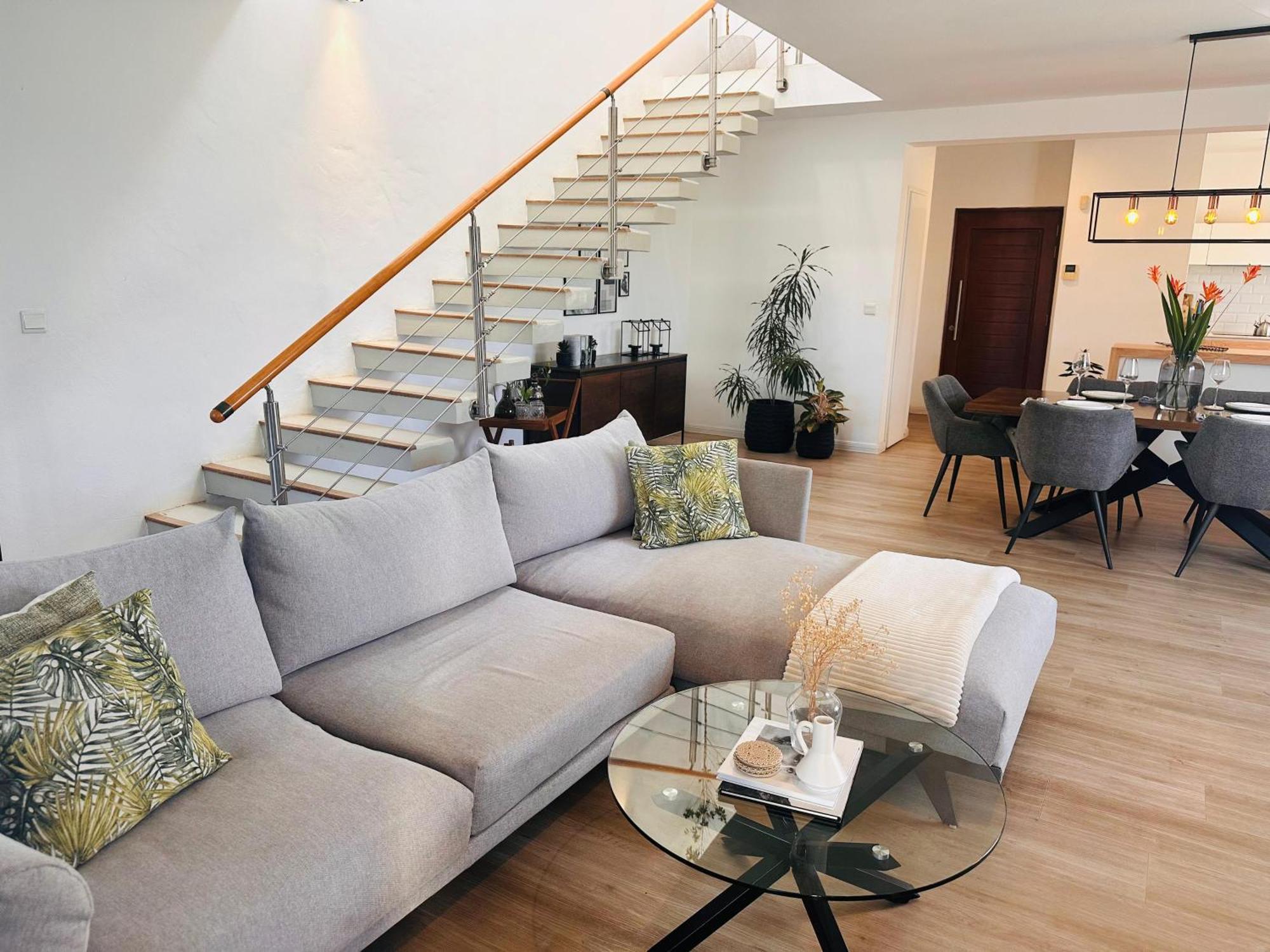 Modern Villa In Grand Bay - Short Walk To Beach Bagian luar foto